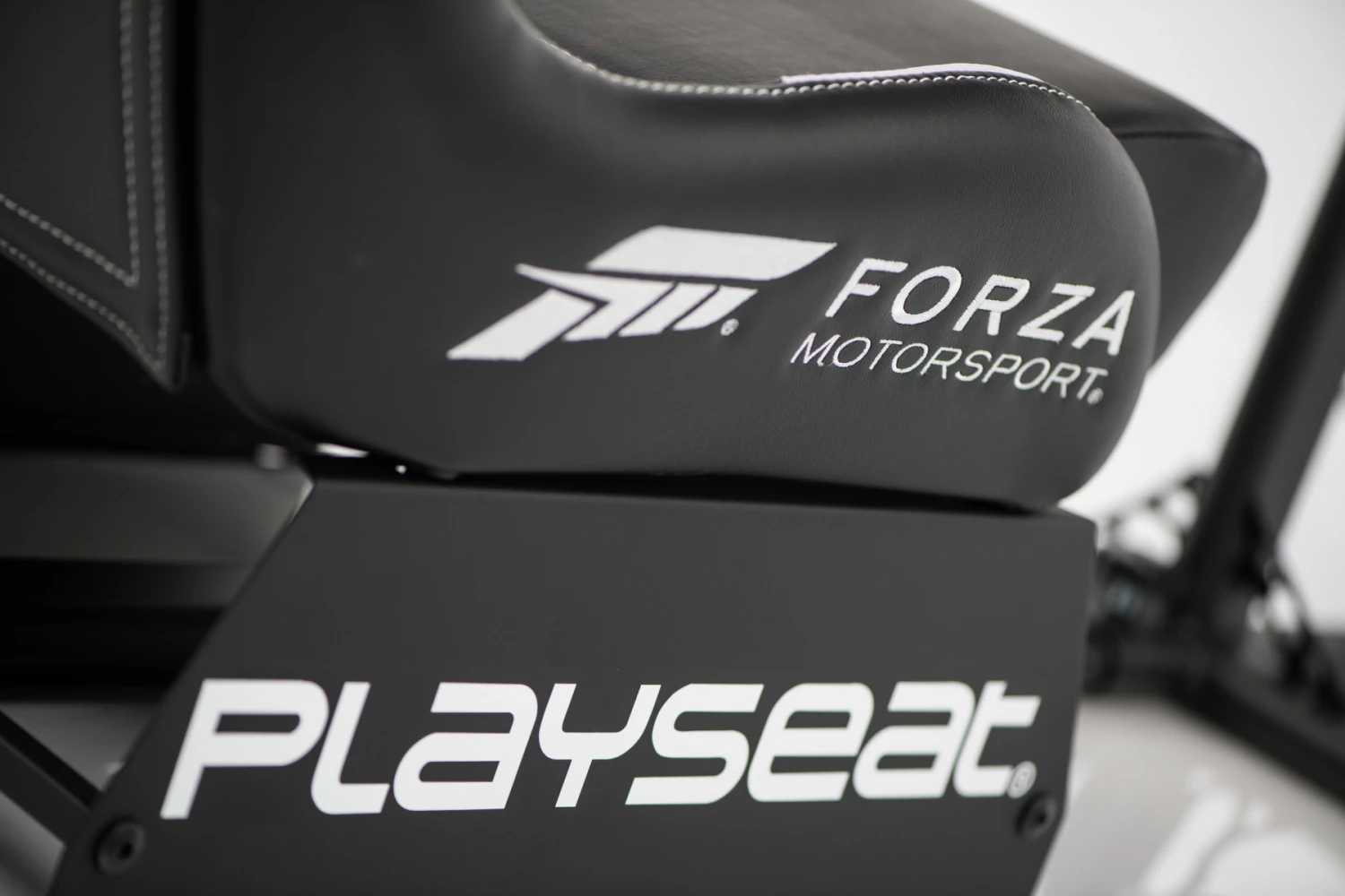 Playseat Forza Motorsport Sedia Per Gaming Universale Sedia Tappezzata Nero, Bianco - immagine 3